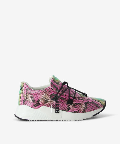Pink snakeskin print leather sneakers by Elvio Zanon. It has a lace-up fastening with toggle fixture, chunky platform and an almond toe.