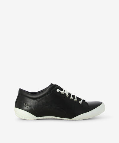 Classic, clean, and made for all-day comfort – the Marco Martini 765.01 is your go-to Black sneaker for effortless style. Sleek enough for smart-casual yet relaxed for everyday wear.
Features &amp; Materials:
• &nbsp; &nbsp;Soft denim leather upper with natural texture
• &nbsp; &nbsp;Elastic lace design with white cotton-blend laces and metal eyelets
• &nbsp; &nbsp;Low-profile white rubber sole for grip and flexibility with rounded toe