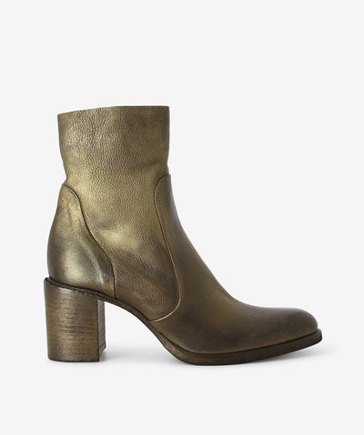 Metallic gold Italian leather ankle boots by Strategia. It has an inner zip fastening and features a paneled upper, stacked block heel, and a soft pointed toe.