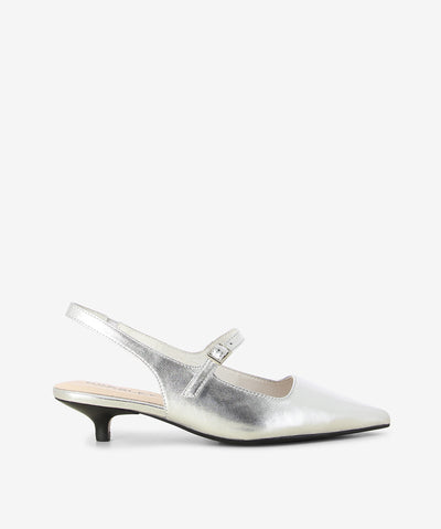 The Silver Raakel heel by Bresley shines with elegance and edge, crafted in metallic leather with a pointed toe and sleek slingback design. The adjustable Mary Jane strap with a silver buckle adds structure, while the flared kitten heel ensures comfort for day-to-night wear. Perfect for tailored suiting, slip dresses, or monochrome looks.