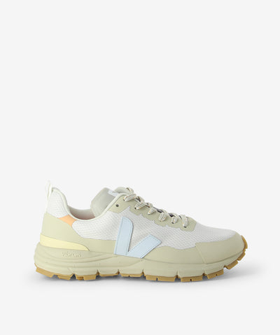 Ethically made white sneakers featuring an Alveomesh recycled polyester upper, Vibram sole and a round toe by Veja.