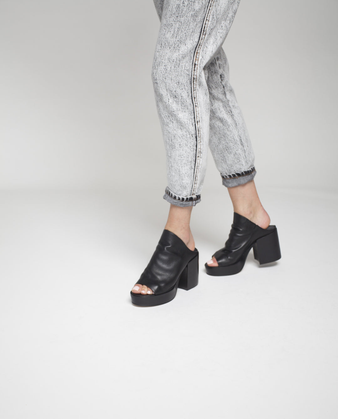 BRENTELLA ALIDEA MULE ブラック 38 BRENTELLA ALIDEA MULE ブラック 38