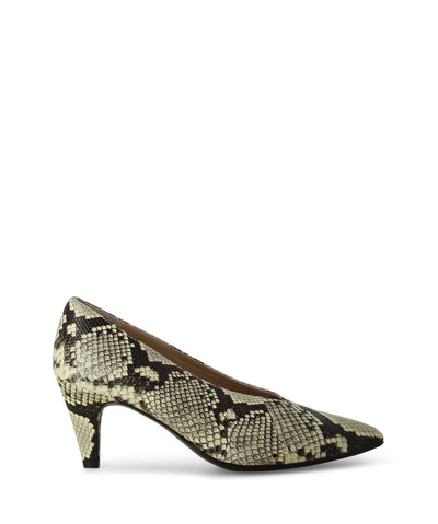 Snakeskin embossed leather pumps with a pointed heel and a pointed toe by Unisa.