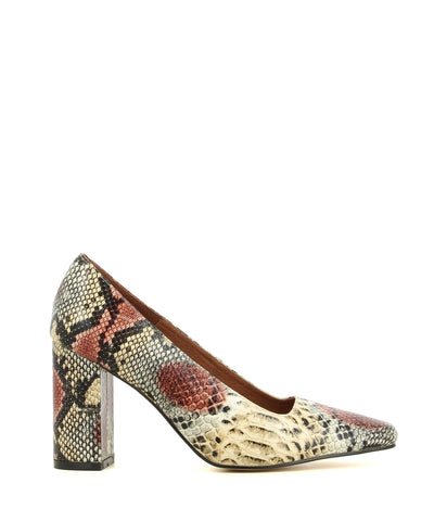 Snakeskin pumps that feature a soft square vamp, a 8.5 cm block heel and a squared pointed toe by Zomp.