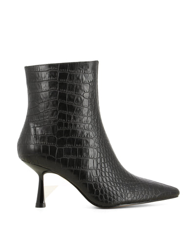 Wellington Black Croc - Black leather heeled ankle boots that have inner zipper fastening and features a croc skin texture to the upper, a modern angled 7 cm heel and a pointed toe by Zomp.