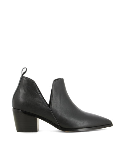 Pull-on all-black leather ankle boots that feature cut out sides, a mid-height 5.5 cm block heel, and a pointed toe by Zomp.